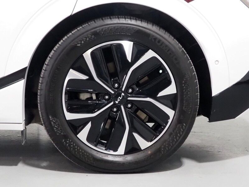 2023 Kia EV6 GT-Line *HEADS-UP DISPLAY, NAVIGATION, ADAPTIVE CRUISE, SAFETY ALERTS, 360 VIEW CAMERAS, MOONROOF, CLIMATE SEATS, 19 INCH WHEELS, MERIDIAN AUDIO, WIRELESS CHARGING, ANDROID & APPLE Round Rock TX