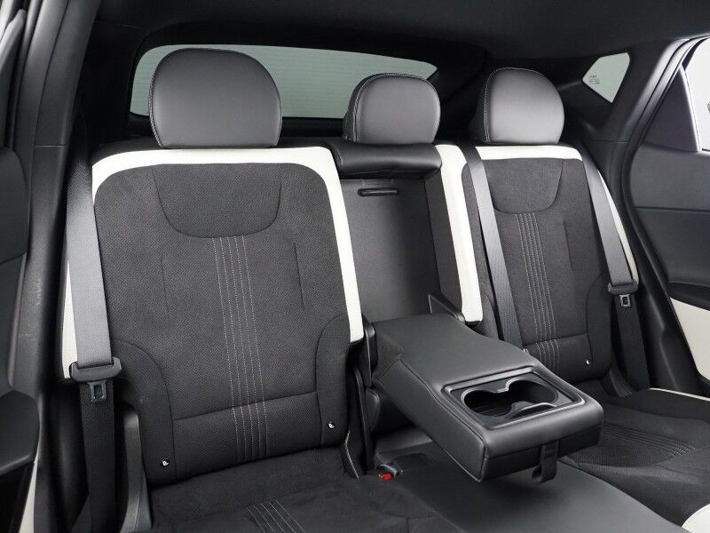 2023 Kia EV6 GT-Line *HEADS-UP DISPLAY, NAVIGATION, ADAPTIVE CRUISE, SAFETY ALERTS, 360 VIEW CAMERAS, MOONROOF, SUEDE LEATHER, CLIMATE SEATS, 19 INCH WHEELS, MERIDIAN AUDIO, WIRELESS CHARGING, ANDROID & APPLE Round Rock TX