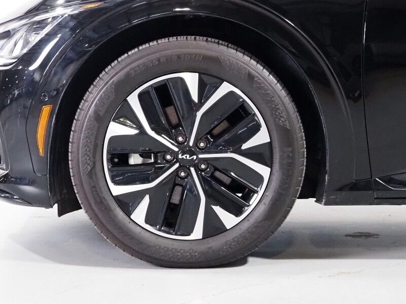 2023 Kia EV6 GT-Line *HEADS-UP DISPLAY, NAVIGATION, ADAPTIVE CRUISE, SAFETY ALERTS, 360 VIEW CAMERAS, MOONROOF, SUEDE LEATHER, CLIMATE SEATS, 19 INCH WHEELS, MERIDIAN AUDIO, WIRELESS CHARGING, ANDROID & APPLE Round Rock TX