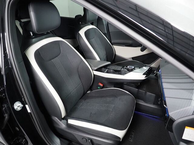 2023 Kia EV6 GT-Line *HEADS-UP DISPLAY, NAVIGATION, ADAPTIVE CRUISE, SAFETY ALERTS, 360 VIEW CAMERAS, MOONROOF, SUEDE LEATHER, CLIMATE SEATS, 19 INCH WHEELS, MERIDIAN AUDIO, WIRELESS CHARGING, ANDROID & APPLE Round Rock TX