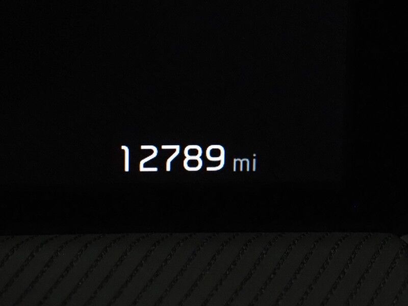 2023 Kia EV6 GT-Line *HEADS-UP DISPLAY, NAVIGATION, ADAPTIVE CRUISE, SAFETY ALERTS, 360 VIEW CAMERAS, MOONROOF, SUEDE LEATHER, CLIMATE SEATS, 19 INCH WHEELS, MERIDIAN AUDIO, WIRELESS CHARGING, ANDROID & APPLE Round Rock TX