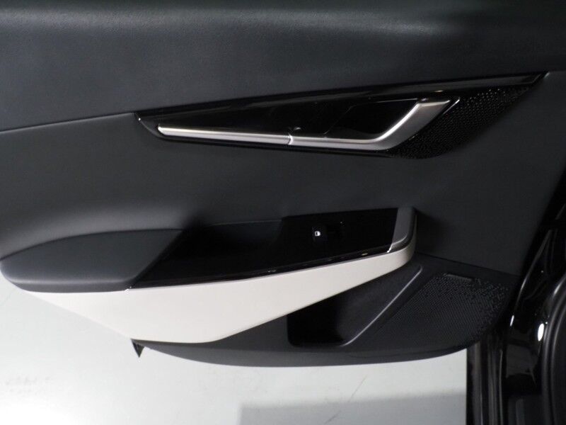 2023 Kia EV6 GT-Line *HEADS-UP DISPLAY, NAVIGATION, ADAPTIVE CRUISE, SAFETY ALERTS, 360 VIEW CAMERAS, MOONROOF, SUEDE LEATHER, CLIMATE SEATS, 19 INCH WHEELS, MERIDIAN AUDIO, WIRELESS CHARGING, ANDROID & APPLE Round Rock TX