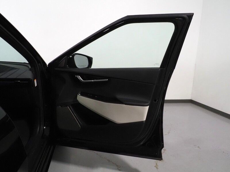 2023 Kia EV6 GT-Line *HEADS-UP DISPLAY, NAVIGATION, ADAPTIVE CRUISE, SAFETY ALERTS, 360 VIEW CAMERAS, MOONROOF, SUEDE LEATHER, CLIMATE SEATS, 19 INCH WHEELS, MERIDIAN AUDIO, WIRELESS CHARGING, ANDROID & APPLE Round Rock TX