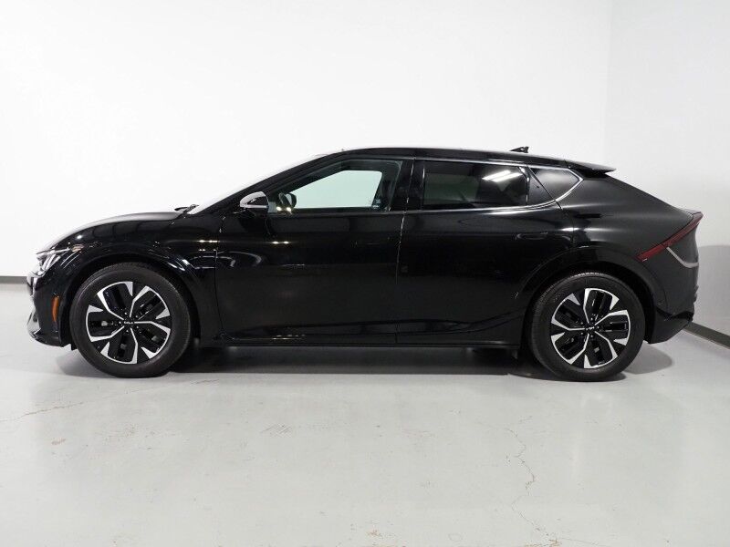 2023 Kia EV6 GT-Line *HEADS-UP DISPLAY, NAVIGATION, ADAPTIVE CRUISE, SAFETY ALERTS, 360 VIEW CAMERAS, MOONROOF, SUEDE LEATHER, CLIMATE SEATS, 19 INCH WHEELS, MERIDIAN AUDIO, WIRELESS CHARGING, ANDROID & APPLE Round Rock TX