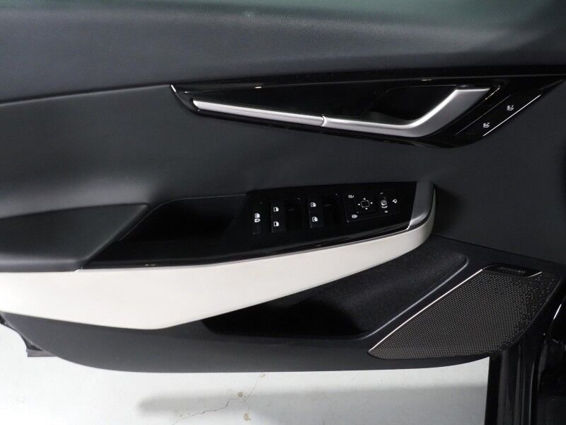 2023 Kia EV6 GT-Line *HEADS-UP DISPLAY, NAVIGATION, ADAPTIVE CRUISE, SAFETY ALERTS, 360 VIEW CAMERAS, MOONROOF, SUEDE LEATHER, CLIMATE SEATS, 19 INCH WHEELS, MERIDIAN AUDIO, WIRELESS CHARGING, ANDROID & APPLE Round Rock TX