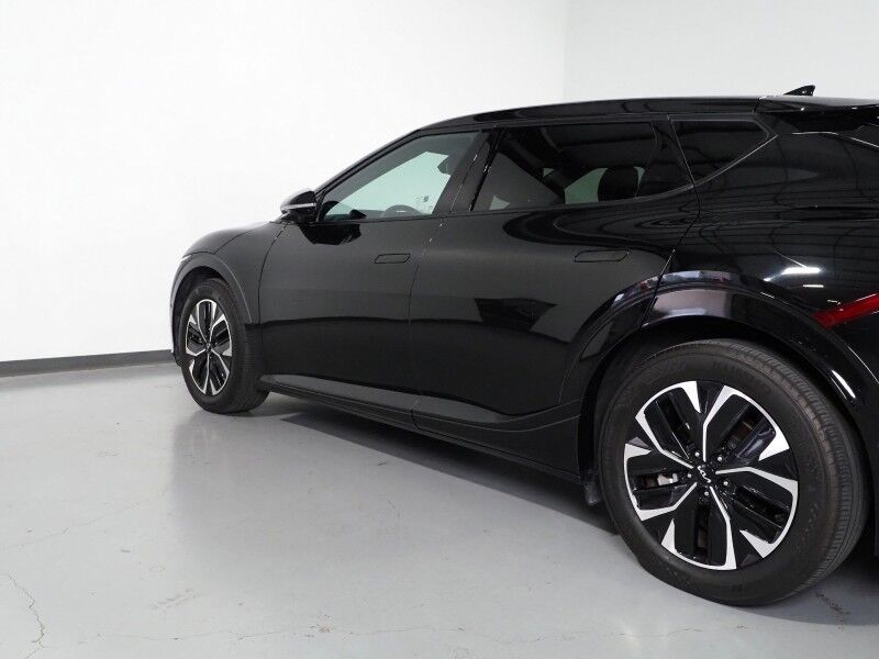 2023 Kia EV6 GT-Line *HEADS-UP DISPLAY, NAVIGATION, ADAPTIVE CRUISE, SAFETY ALERTS, 360 VIEW CAMERAS, MOONROOF, SUEDE LEATHER, CLIMATE SEATS, 19 INCH WHEELS, MERIDIAN AUDIO, WIRELESS CHARGING, ANDROID & APPLE Round Rock TX