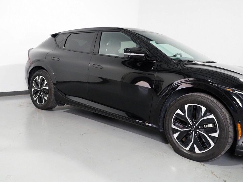 2023 Kia EV6 GT-Line *HEADS-UP DISPLAY, NAVIGATION, ADAPTIVE CRUISE, SAFETY ALERTS, 360 VIEW CAMERAS, MOONROOF, SUEDE LEATHER, CLIMATE SEATS, 19 INCH WHEELS, MERIDIAN AUDIO, WIRELESS CHARGING, ANDROID & APPLE Round Rock TX