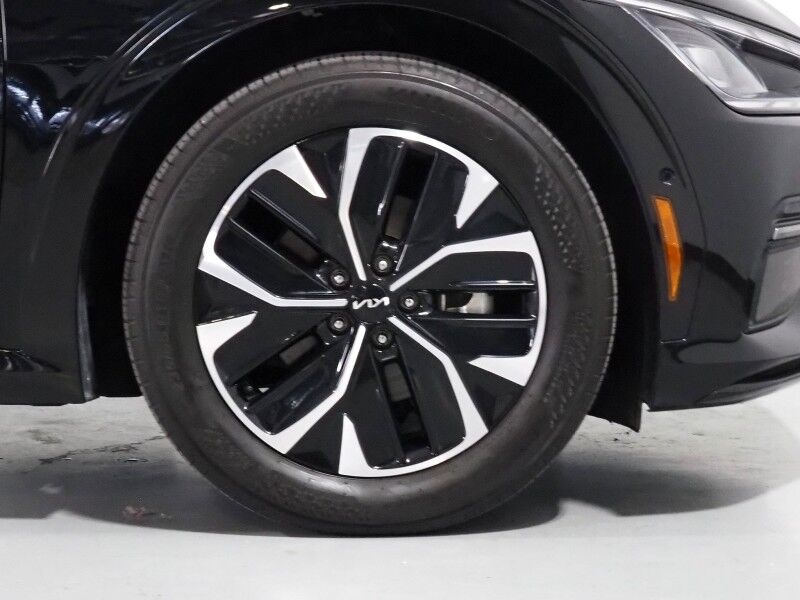 2023 Kia EV6 GT-Line *HEADS-UP DISPLAY, NAVIGATION, ADAPTIVE CRUISE, SAFETY ALERTS, 360 VIEW CAMERAS, MOONROOF, SUEDE LEATHER, CLIMATE SEATS, 19 INCH WHEELS, MERIDIAN AUDIO, WIRELESS CHARGING, ANDROID & APPLE Round Rock TX