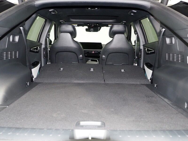 2023 Kia EV6 GT-Line *HEADS-UP DISPLAY, NAVIGATION, ADAPTIVE CRUISE, SAFETY ALERTS, 360 VIEW CAMERAS, MOONROOF, SUEDE LEATHER, CLIMATE SEATS, 19 INCH WHEELS, MERIDIAN AUDIO, WIRELESS CHARGING, ANDROID & APPLE Round Rock TX