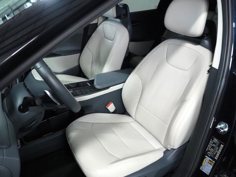 2023 Kia EV6 Wind (77 kWh Battery - 310 Mile Range) *NAVIGATION, SAFETY ALERTS, ADAPTIVE CRUISE, 360 VIEW CAMERAS, DIGITAL COCKPIT, VEGAN LEATHER, CLIMATE SEATS, WIRELESS CHARING, MERIDIAN AUDIO, APPLE CARPLAY Round Rock TX