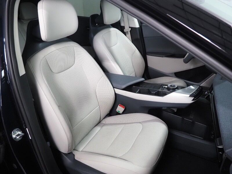 2023 Kia EV6 Wind (77 kWh Battery - 310 Mile Range) *NAVIGATION, SAFETY ALERTS, ADAPTIVE CRUISE, 360 VIEW CAMERAS, DIGITAL COCKPIT, VEGAN LEATHER, CLIMATE SEATS, WIRELESS CHARING, MERIDIAN AUDIO, APPLE CARPLAY