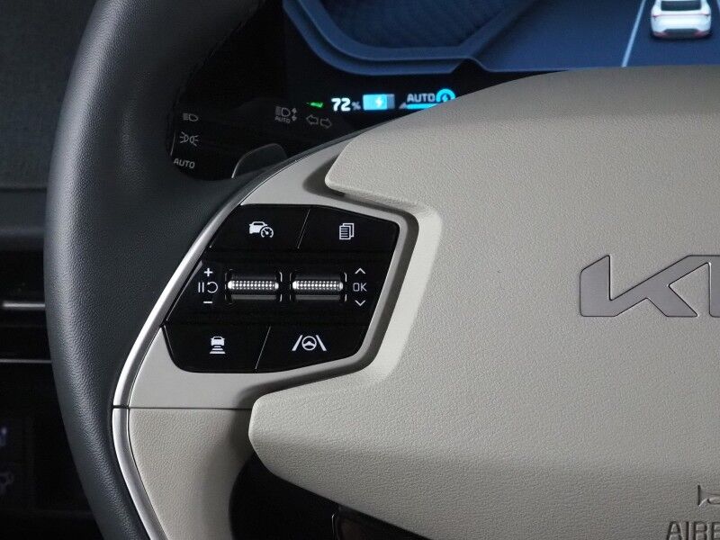 2023 Kia EV6 Wind (77 kWh Battery - 310 Mile Range) *NAVIGATION, SAFETY ALERTS, ADAPTIVE CRUISE, 360 VIEW CAMERAS, DIGITAL COCKPIT, VEGAN LEATHER, CLIMATE SEATS, WIRELESS CHARING, MERIDIAN AUDIO, APPLE CARPLAY Round Rock TX