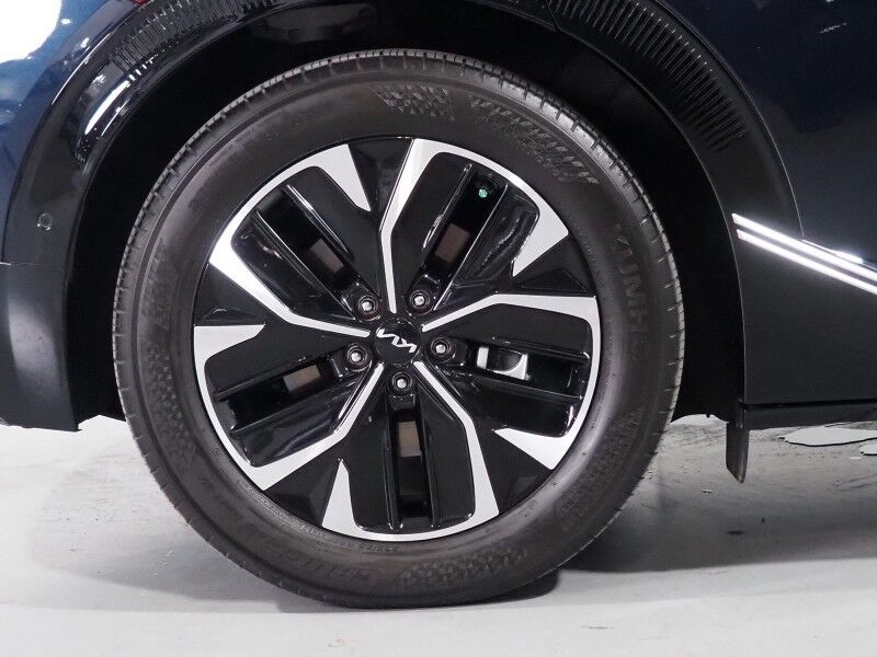 2023 Kia EV6 Wind (77 kWh Battery - 310 Mile Range) *NAVIGATION, SAFETY ALERTS, ADAPTIVE CRUISE, 360 VIEW CAMERAS, DIGITAL COCKPIT, VEGAN LEATHER, CLIMATE SEATS, WIRELESS CHARING, MERIDIAN AUDIO, APPLE CARPLAY Round Rock TX