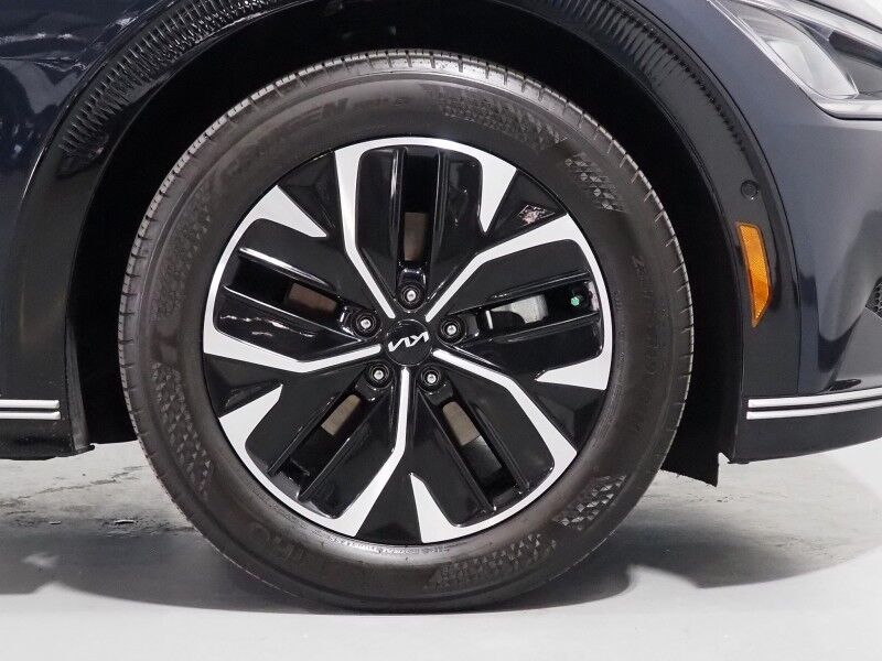 2023 Kia EV6 Wind (77 kWh Battery - 310 Mile Range) *NAVIGATION, SAFETY ALERTS, ADAPTIVE CRUISE, 360 VIEW CAMERAS, DIGITAL COCKPIT, VEGAN LEATHER, CLIMATE SEATS, WIRELESS CHARING, MERIDIAN AUDIO, APPLE CARPLAY Round Rock TX