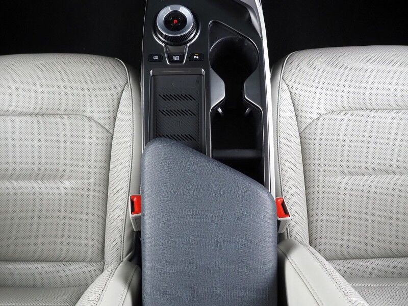 2023 Kia EV6 Wind (77 kWh Battery - 310 Mile Range) *NAVIGATION, SAFETY ALERTS, ADAPTIVE CRUISE, 360 VIEW CAMERAS, DIGITAL COCKPIT, VEGAN LEATHER, CLIMATE SEATS, WIRELESS CHARING, MERIDIAN AUDIO, APPLE CARPLAY Round Rock TX