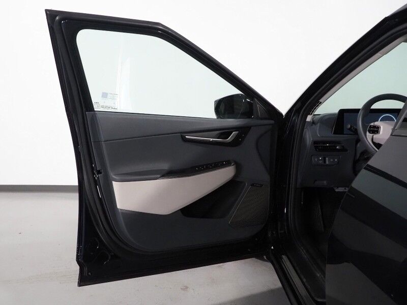 2023 Kia EV6 Wind (77 kWh Battery - 310 Mile Range) *NAVIGATION, SAFETY ALERTS, ADAPTIVE CRUISE, 360 VIEW CAMERAS, DIGITAL COCKPIT, VEGAN LEATHER, CLIMATE SEATS, WIRELESS CHARING, MERIDIAN AUDIO, APPLE CARPLAY Round Rock TX