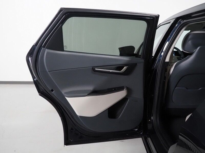 2023 Kia EV6 Wind (77 kWh Battery - 310 Mile Range) *NAVIGATION, SAFETY ALERTS, ADAPTIVE CRUISE, 360 VIEW CAMERAS, DIGITAL COCKPIT, VEGAN LEATHER, CLIMATE SEATS, WIRELESS CHARING, MERIDIAN AUDIO, APPLE CARPLAY Round Rock TX