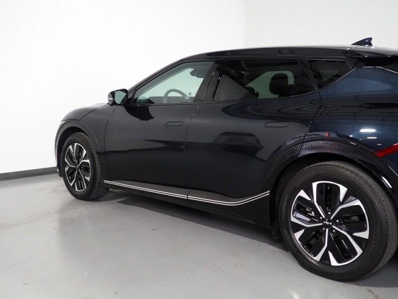 2023 Kia EV6 Wind (77 kWh Battery - 310 Mile Range) *NAVIGATION, SAFETY ALERTS, ADAPTIVE CRUISE, 360 VIEW CAMERAS, DIGITAL COCKPIT, VEGAN LEATHER, CLIMATE SEATS, WIRELESS CHARING, MERIDIAN AUDIO, APPLE CARPLAY Round Rock TX