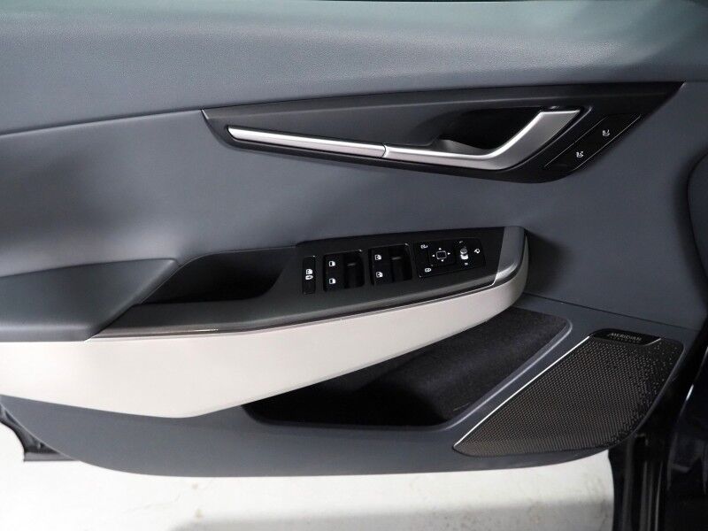 2023 Kia EV6 Wind (77 kWh Battery - 310 Mile Range) *NAVIGATION, SAFETY ALERTS, ADAPTIVE CRUISE, 360 VIEW CAMERAS, DIGITAL COCKPIT, VEGAN LEATHER, CLIMATE SEATS, WIRELESS CHARING, MERIDIAN AUDIO, APPLE CARPLAY Round Rock TX