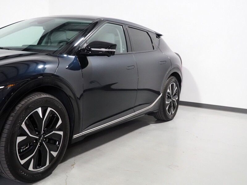 2023 Kia EV6 Wind (77 kWh Battery - 310 Mile Range) *NAVIGATION, SAFETY ALERTS, ADAPTIVE CRUISE, 360 VIEW CAMERAS, DIGITAL COCKPIT, VEGAN LEATHER, CLIMATE SEATS, WIRELESS CHARING, MERIDIAN AUDIO, APPLE CARPLAY Round Rock TX