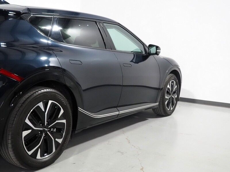 2023 Kia EV6 Wind (77 kWh Battery - 310 Mile Range) *NAVIGATION, SAFETY ALERTS, ADAPTIVE CRUISE, 360 VIEW CAMERAS, DIGITAL COCKPIT, VEGAN LEATHER, CLIMATE SEATS, WIRELESS CHARING, MERIDIAN AUDIO, APPLE CARPLAY Round Rock TX