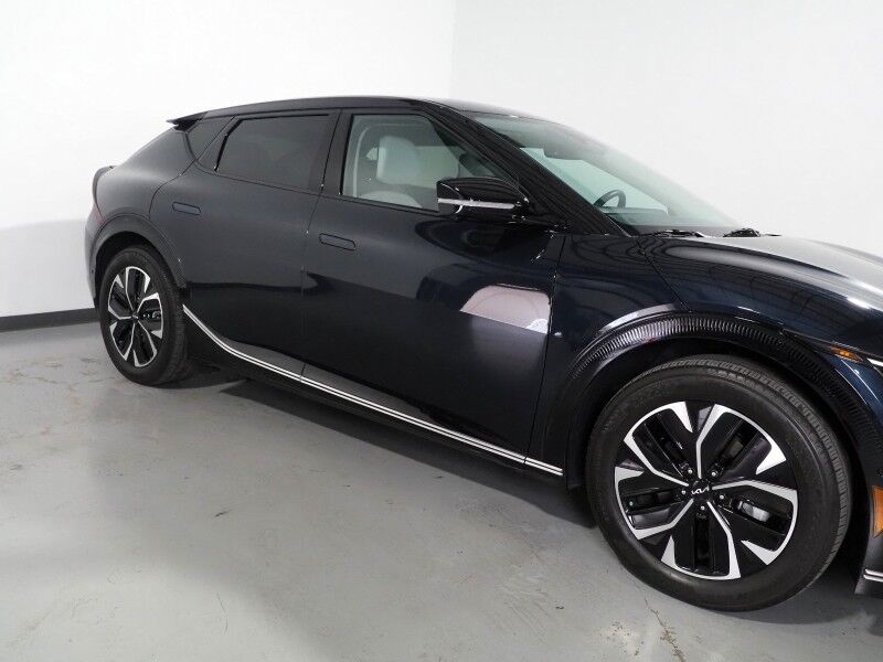 2023 Kia EV6 Wind (77 kWh Battery - 310 Mile Range) *NAVIGATION, SAFETY ALERTS, ADAPTIVE CRUISE, 360 VIEW CAMERAS, DIGITAL COCKPIT, VEGAN LEATHER, CLIMATE SEATS, WIRELESS CHARING, MERIDIAN AUDIO, APPLE CARPLAY Round Rock TX