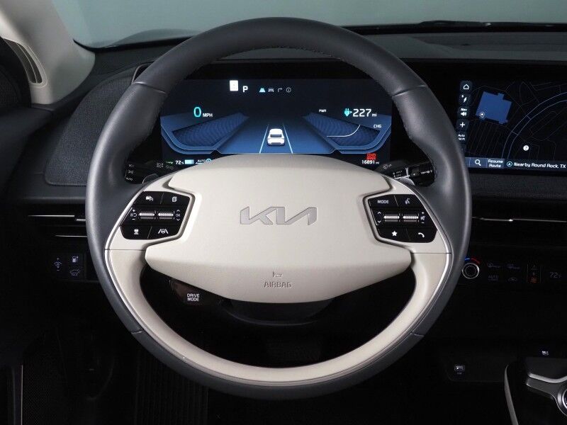 2023 Kia EV6 Wind (77 kWh Battery - 310 Mile Range) *NAVIGATION, SAFETY ALERTS, ADAPTIVE CRUISE, 360 VIEW CAMERAS, DIGITAL COCKPIT, VEGAN LEATHER, CLIMATE SEATS, WIRELESS CHARING, MERIDIAN AUDIO, APPLE CARPLAY Round Rock TX