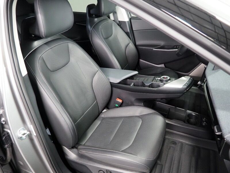 2023 Kia EV6 Wind *NAVIGATION, ADAPTIVE CRUISE, SAFETY ALERTS, BACKUP-CAMERA, DIGITAL COCKPIT, VEGAN LEATHER, CLIMATE SEATS, WIRELESS CHARGING, MERIDIAN AUDIO, ANDROID & APPLE