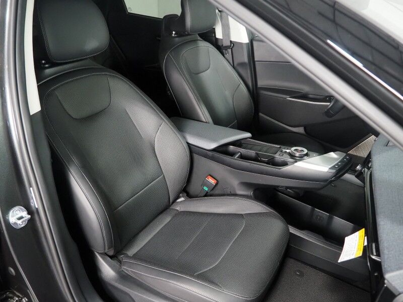 2023 Kia EV6 Wind *NAVIGATION, SAFETY ALERTS, ADAPTIVE CRUISE, 360 VIEW CAMERAS, DIGITAL COCKPIT, VEGAN LEATHER, CLIMATE SEATS, WIRELESS CHARGING, MERIDIAN AUDIO, ANDROID & APPLE