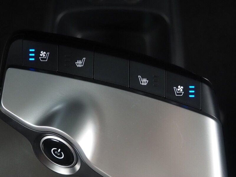 2023 Kia EV6 Wind *NAVIGATION, SAFETY ALERTS, ADAPTIVE CRUISE, 360 VIEW CAMERAS, DIGITAL COCKPIT, VEGAN LEATHER, CLIMATE SEATS, WIRELESS CHARGING, MERIDIAN AUDIO, ANDROID & APPLE Round Rock TX
