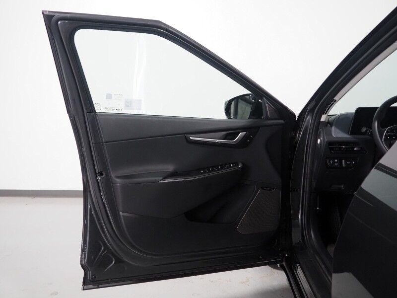 2023 Kia EV6 Wind *NAVIGATION, SAFETY ALERTS, ADAPTIVE CRUISE, 360 VIEW CAMERAS, DIGITAL COCKPIT, VEGAN LEATHER, CLIMATE SEATS, WIRELESS CHARGING, MERIDIAN AUDIO, ANDROID & APPLE Round Rock TX