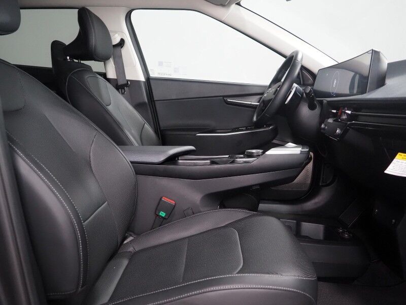 2023 Kia EV6 Wind *NAVIGATION, SAFETY ALERTS, ADAPTIVE CRUISE, 360 VIEW CAMERAS, DIGITAL COCKPIT, VEGAN LEATHER, CLIMATE SEATS, WIRELESS CHARGING, MERIDIAN AUDIO, ANDROID & APPLE Round Rock TX