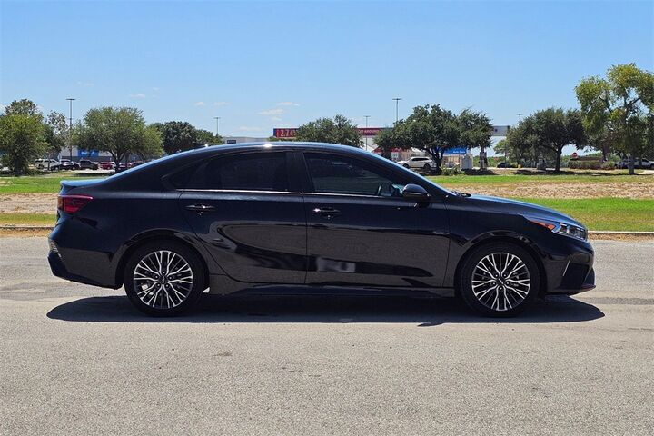 2023 Kia Forte GT-Line  TX