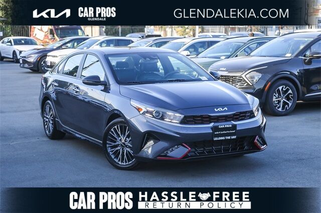 2023 Kia Forte GT-Line photo 2
