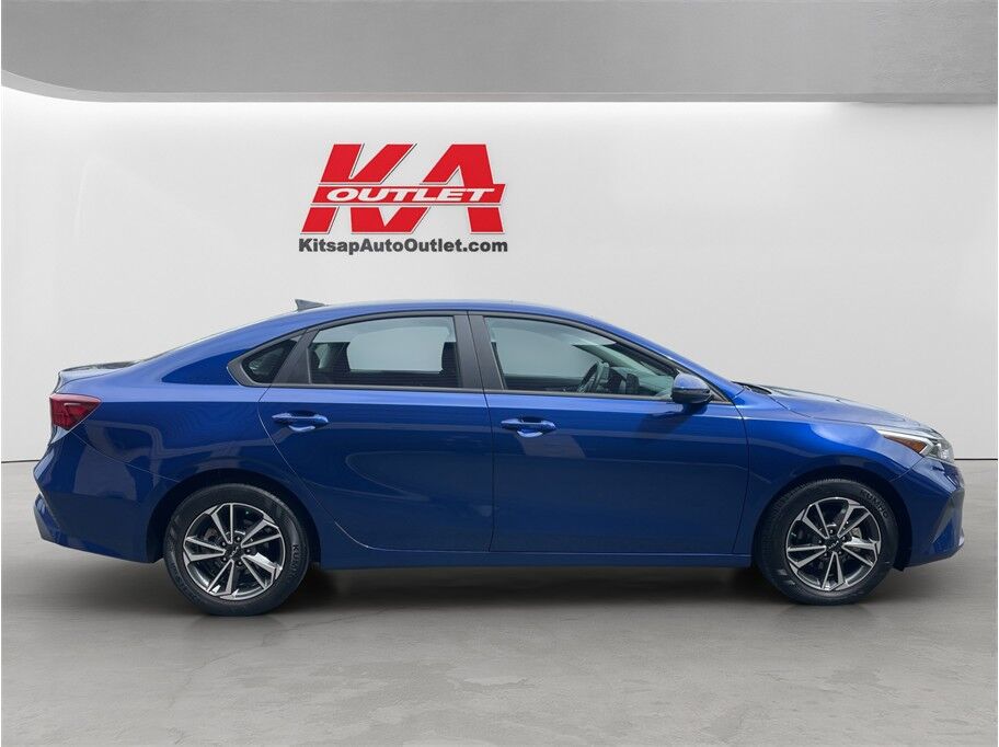 2023 Kia Forte LXS Sedan 4D