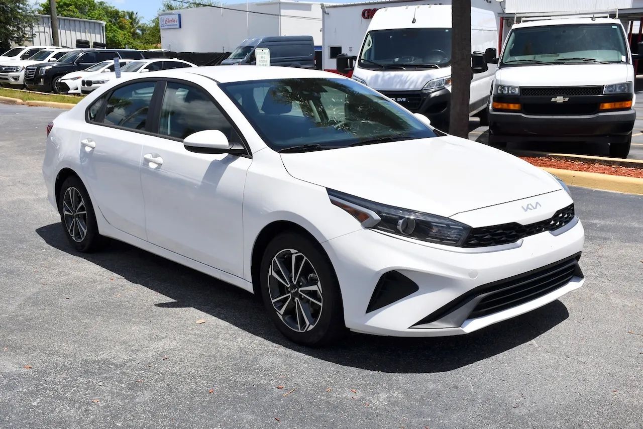 2023 Kia Forte LXS Sedan 4D Doral FL