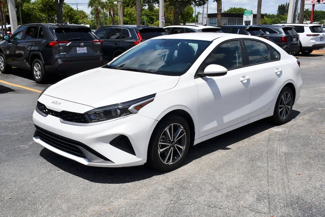 2023 Kia Forte LXS Sedan 4D Doral FL