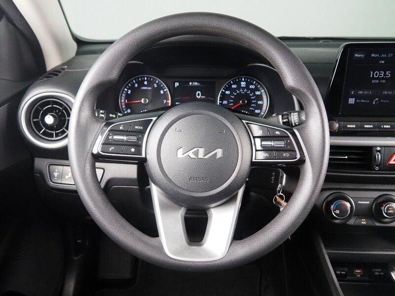 2023 Kia Forte LXS *TECHNOLOGY PKG, BACKUP-CAMERA, BLIND SPOT & LANE DEPARTURE ALERT, COLLISION ALERT w/BRAKING, COLOR TOUCHSCREEN, REMOTE KEYLESS ENTRY, ALLOY WHEELS, BLUETOOTH, ANDROID & APPLE Round Rock TX