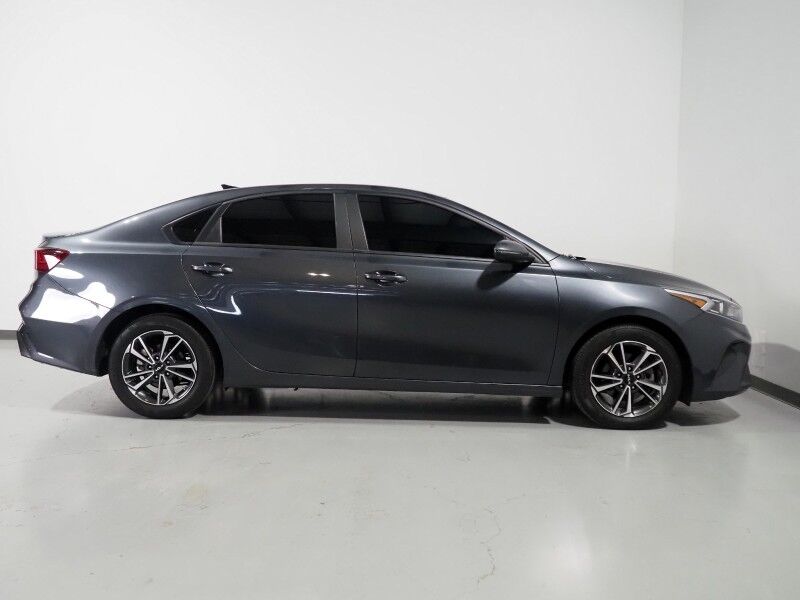 2023 Kia Forte LXS *TECHNOLOGY PKG, BACKUP-CAMERA, BLIND SPOT & LANE DEPARTURE ALERT, COLLISION ALERT w/BRAKING, COLOR TOUCHSCREEN, REMOTE KEYLESS ENTRY, ALLOY WHEELS, BLUETOOTH, ANDROID & APPLE Round Rock TX