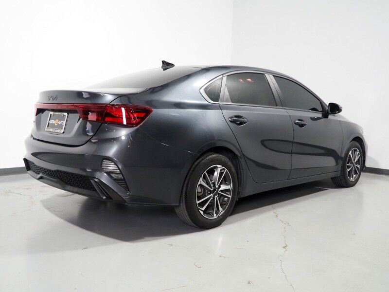 2023 Kia Forte LXS *TECHNOLOGY PKG, BACKUP-CAMERA, BLIND SPOT & LANE DEPARTURE ALERT, COLLISION ALERT w/BRAKING, COLOR TOUCHSCREEN, REMOTE KEYLESS ENTRY, ALLOY WHEELS, BLUETOOTH, ANDROID & APPLE Round Rock TX