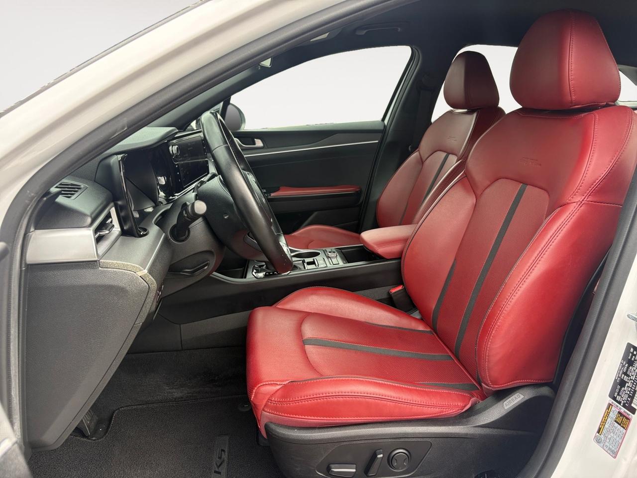 2023 Kia K5 GT-Line, BLIND SPOT ALERT, FORWARD COLLISION WARNING, LANE KEEP ASSIST, APPLE CARPLAY/ANDROID AUTO, WIRELESS PHONE CHARGER, REMOTE START, BACKUP CAMERA WITH PARKING SENSORS, THIS K5 HAS FRESH STYLE!