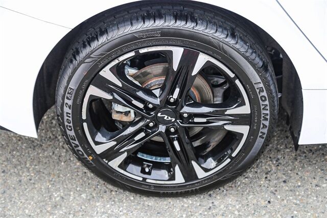 2023 Kia K5 GT-Line photo 10