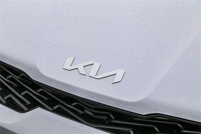 2023 Kia K5 GT-Line photo 5