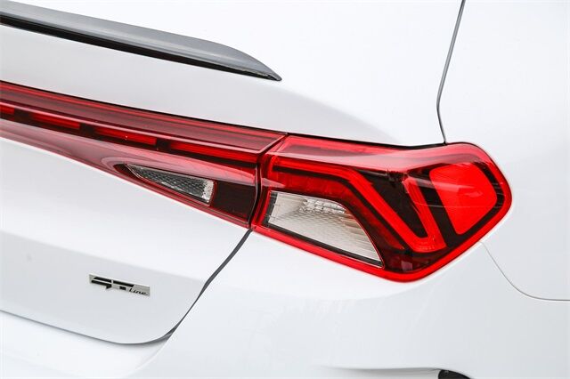 2023 Kia K5 GT-Line photo 9