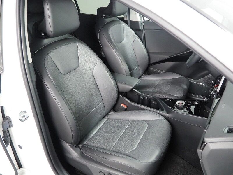 2023 Kia Niro EV Wave *HEADS-UP DISPLAY, NAVIGATION, ADAPTIVE CRUISE, SAFETY ALERTS, BACKUP-CAMERA, COLOR TOUCHSCREEN, MOONROOF, CLIMATE SEATS, HEATED STEERING, HARMAN/KARDON, WIRELESS CHARGING, ANROID & APPLE