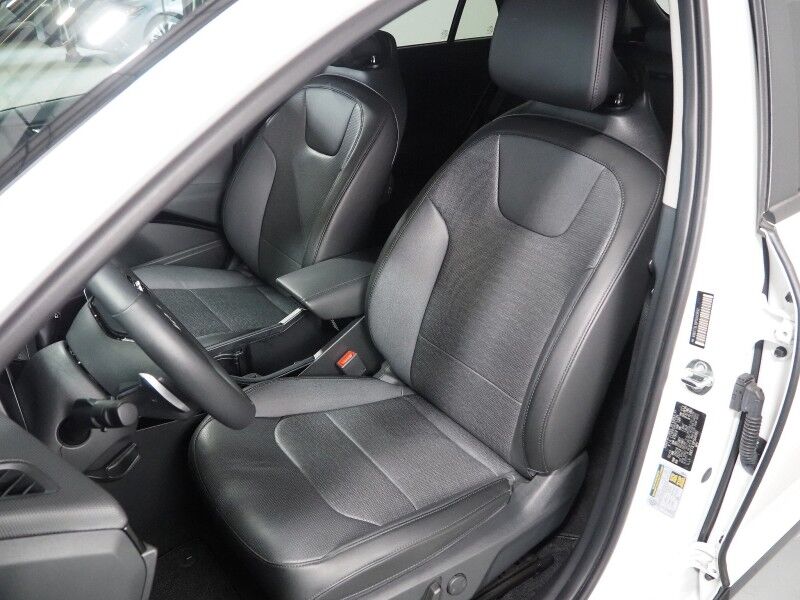 2023 Kia Niro EV Wave *HEADS-UP DISPLAY, NAVIGATION, ADAPTIVE CRUISE, SAFETY ALERTS, BACKUP-CAMERA, COLOR TOUCHSCREEN, MOONROOF, CLIMATE SEATS, HEATED STEERING, HARMAN/KARDON, WIRELESS CHARGING, ANROID & APPLE Round Rock TX