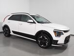 2023 Kia Niro EV Wave *HEADS-UP DISPLAY, NAVIGATION, ADAPTIVE CRUISE, SAFETY ALERTS, BACKUP-CAMERA, COLOR TOUCHSCREEN, MOONROOF, CLIMATE SEATS, HEATED STEERING, HARMAN/KARDON, WIRELESS CHARGING, ANROID & APPLE