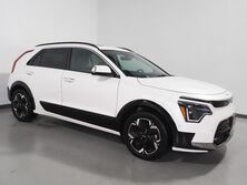 Kia Niro EV Wave *HEADS-UP DISPLAY, NAVIGATION, ADAPTIVE CRUISE, SAFETY ALERTS, BACKUP-CAMERA, COLOR TOUCHSCREEN, MOONROOF, CLIMATE SEATS, HEATED STEERING, HARMAN/KARDON, WIRELESS CHARGING, ANROID & APPLE 2023