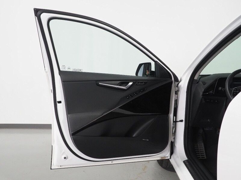 2023 Kia Niro EV Wave *HEADS-UP DISPLAY, NAVIGATION, ADAPTIVE CRUISE, SAFETY ALERTS, BACKUP-CAMERA, COLOR TOUCHSCREEN, MOONROOF, CLIMATE SEATS, HEATED STEERING, HARMAN/KARDON, WIRELESS CHARGING, ANROID & APPLE Round Rock TX