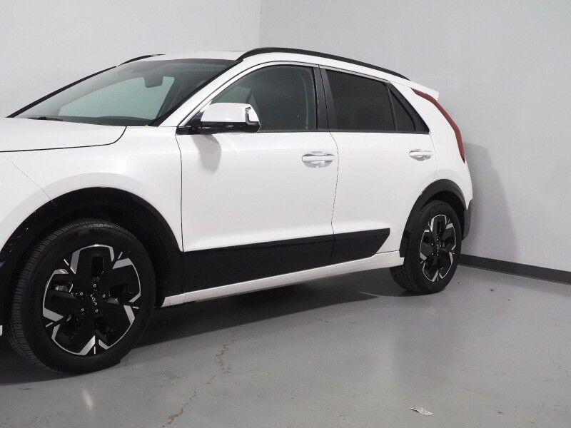 2023 Kia Niro EV Wave *HEADS-UP DISPLAY, NAVIGATION, ADAPTIVE CRUISE, SAFETY ALERTS, BACKUP-CAMERA, COLOR TOUCHSCREEN, MOONROOF, CLIMATE SEATS, HEATED STEERING, HARMAN/KARDON, WIRELESS CHARGING, ANROID & APPLE Round Rock TX